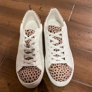 Universal Thread/Target leopard sneakers
